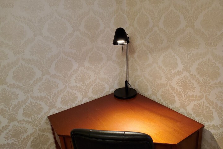 Room 4 of 63