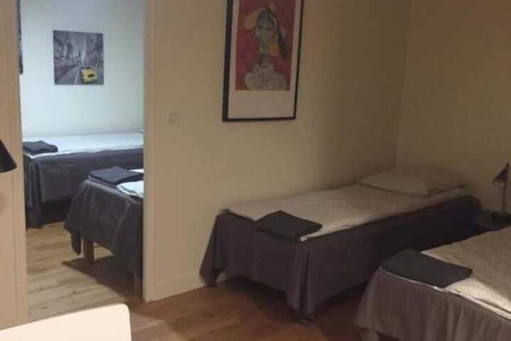 Room 6 of 24