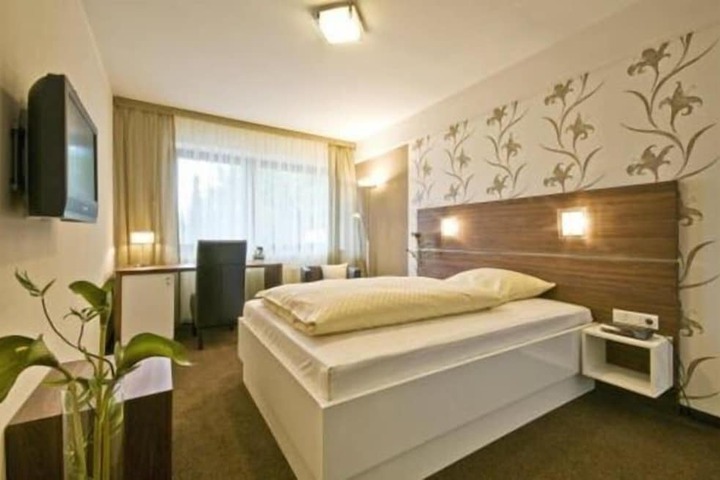 Room 4 of 29