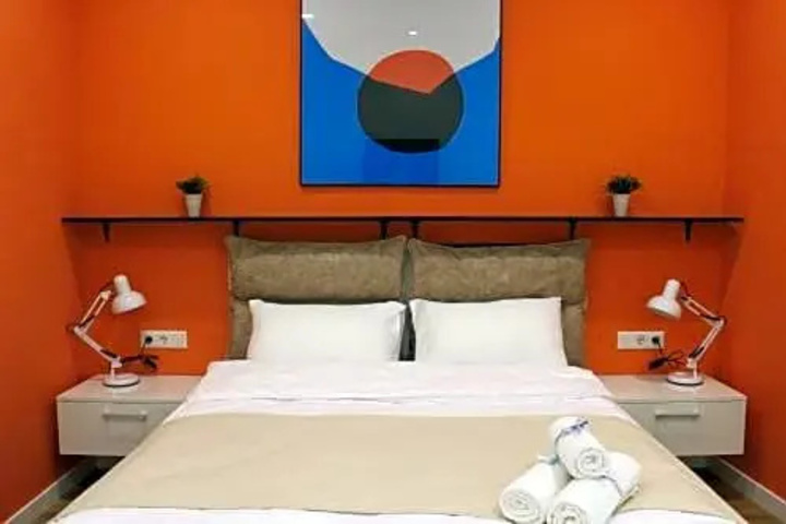Room 5 of 10