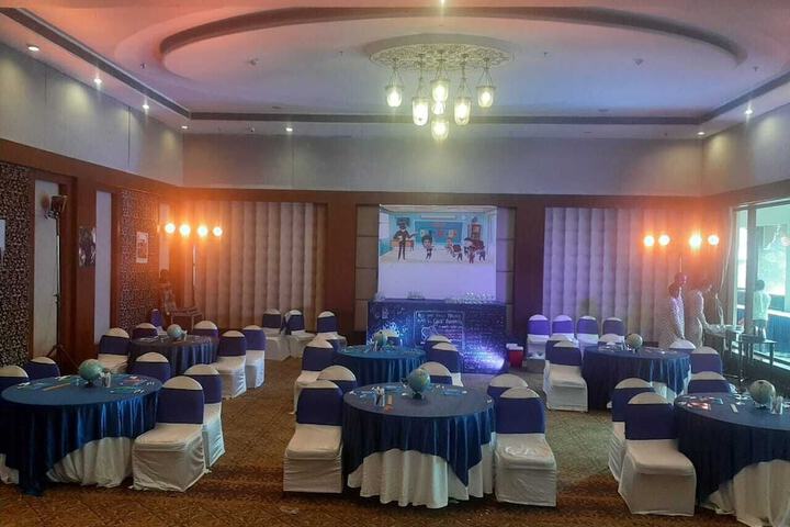 Ballroom/Hall 87 of 115