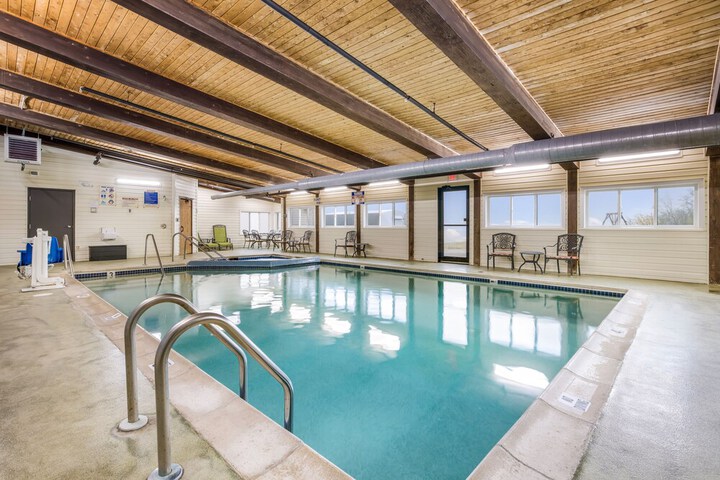 Pool 6 of 10