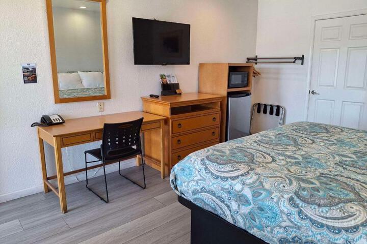 2 Double Beds (6 of 8)