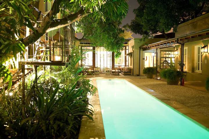 Hotel Pool