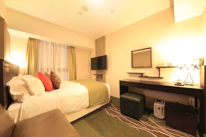 Room 12 of 87
