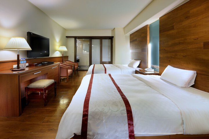 Room 6 of 60