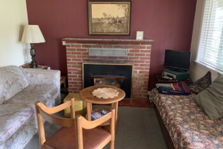 Room 9 of 35