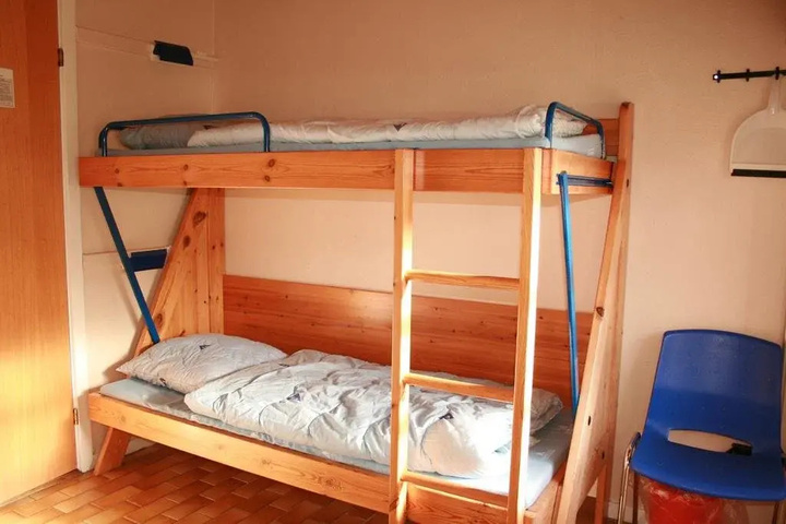 Room 9 of 12