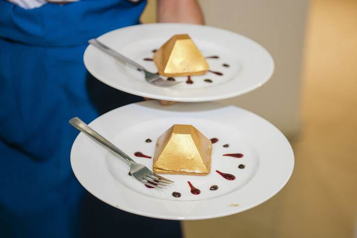Dining 63 of 102