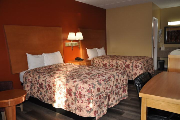 Room 7 of 18