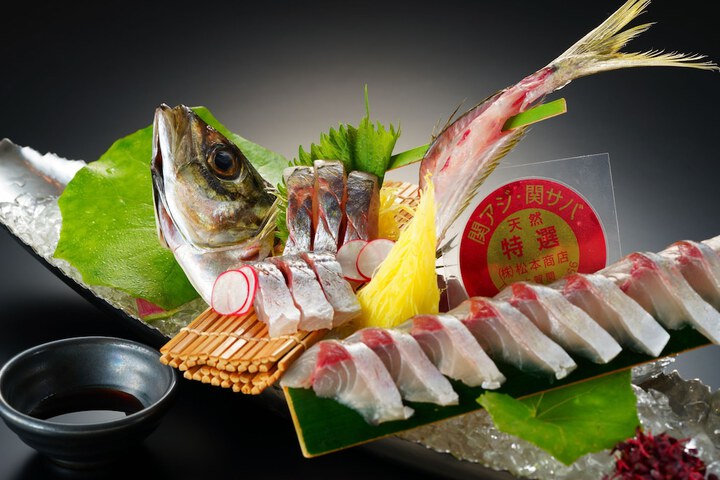 Dining 33 of 43
