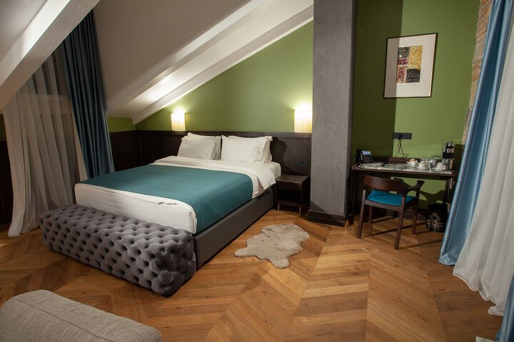 Room 21 of 46
