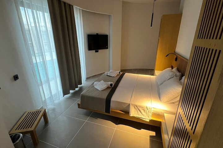 Room 8 of 20