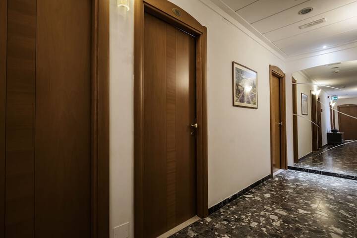 Hotel 53 of 54