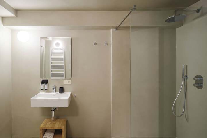 Room 26 of 30