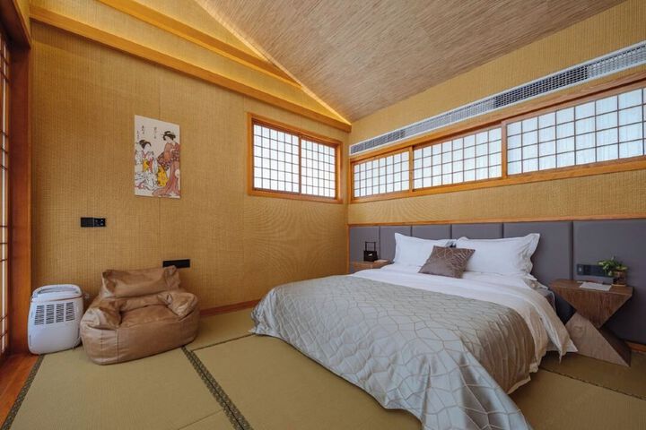 Room 20 of 259