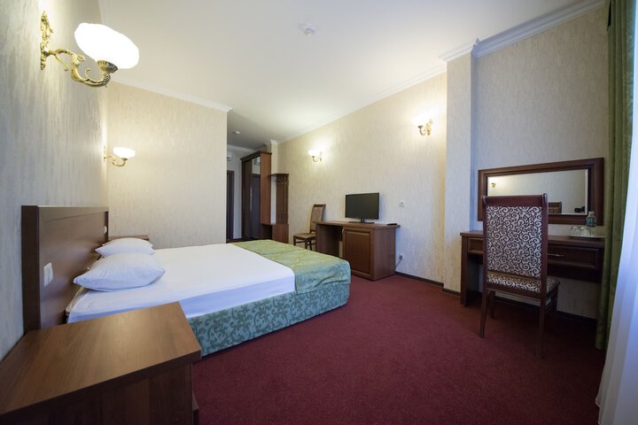 Room 8 of 49