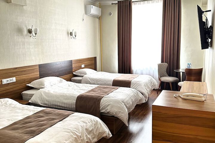 Room 9 of 25