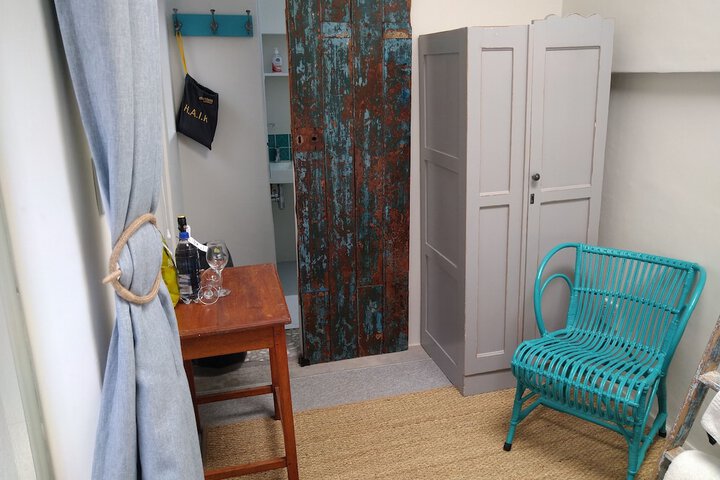 Room 28 of 94