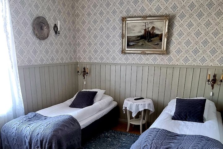 Room 12 of 50