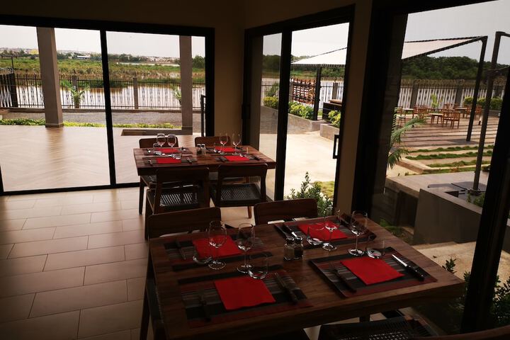 Dining 44 of 70