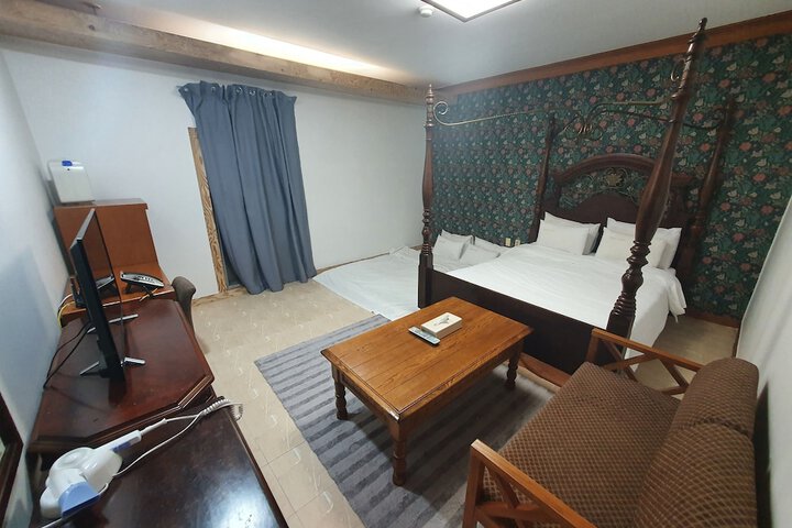 Room 6 of 55