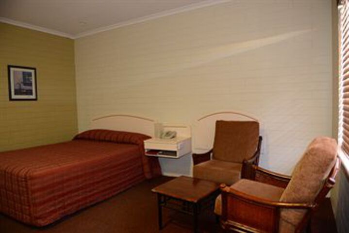 Room 11 of 30