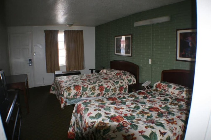 Room 11 of 20