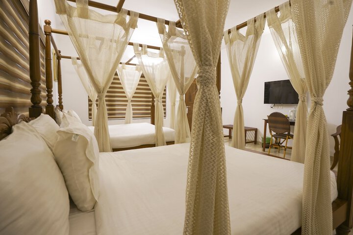 Room 4 of 44