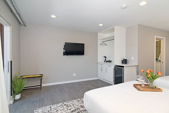 Room 10 of 42