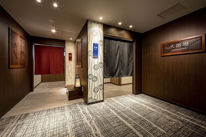 Room 33 of 61