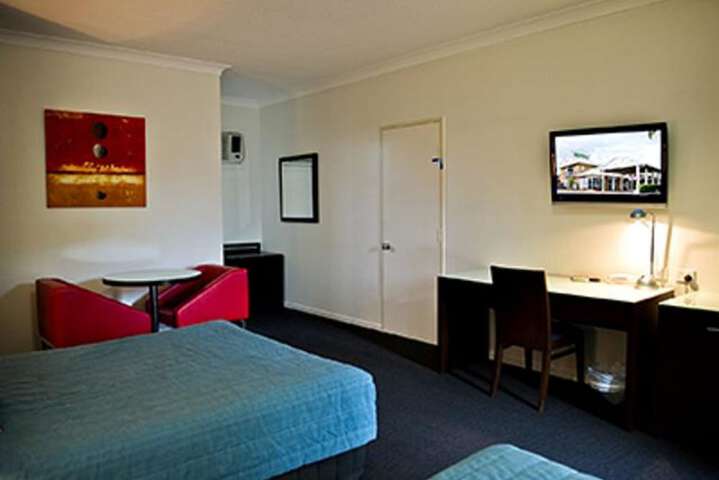 Room 4 of 17