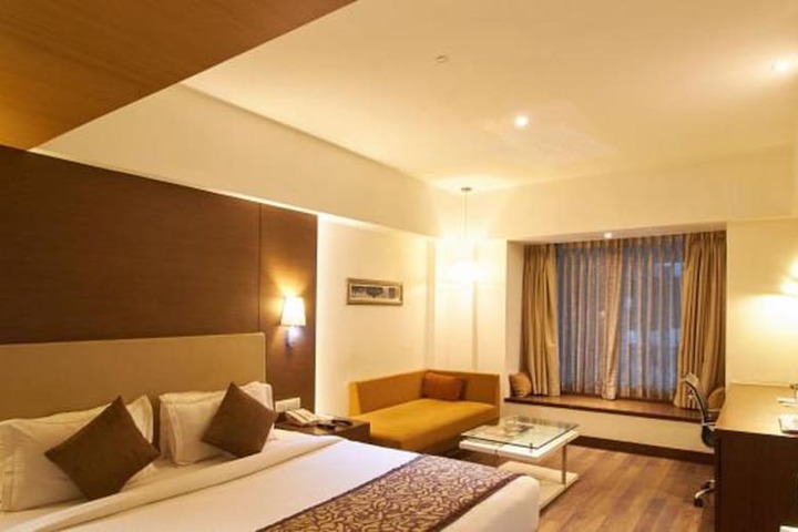 Room 12 of 52