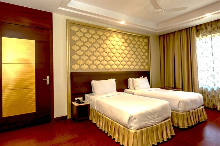 Room 3 of 29
