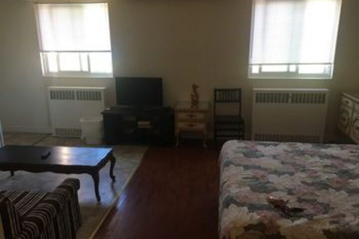 Room 8 of 19