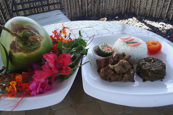 Dining 33 of 50