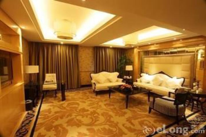Room 32 of 73