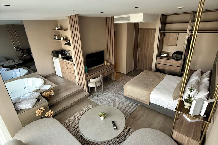 Room 45 of 104