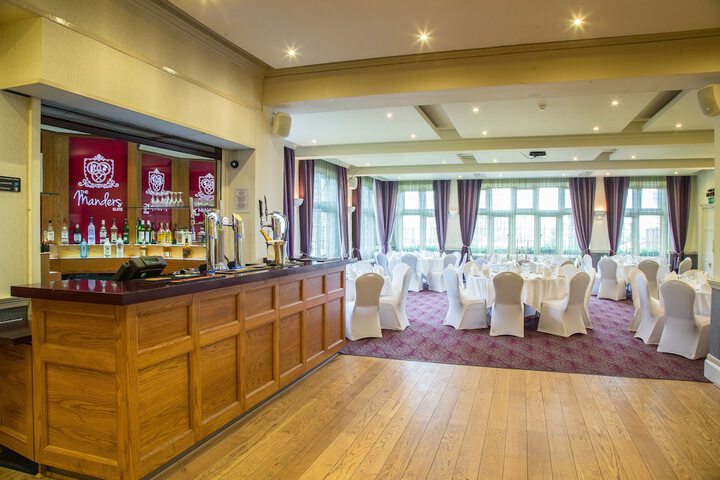 Ballroom/Hall 84 of 102