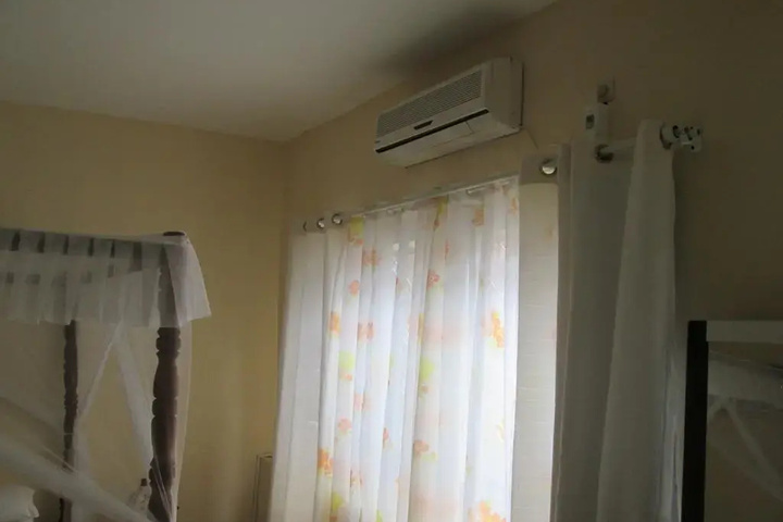 Room 5 of 13