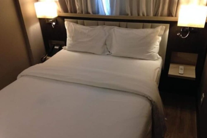 Room 17 of 45