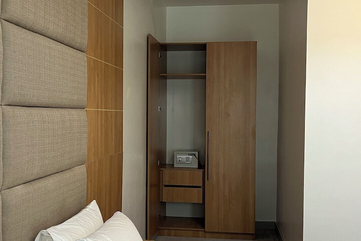 Room 29 of 48
