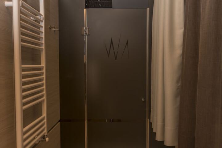 Room 35 of 63