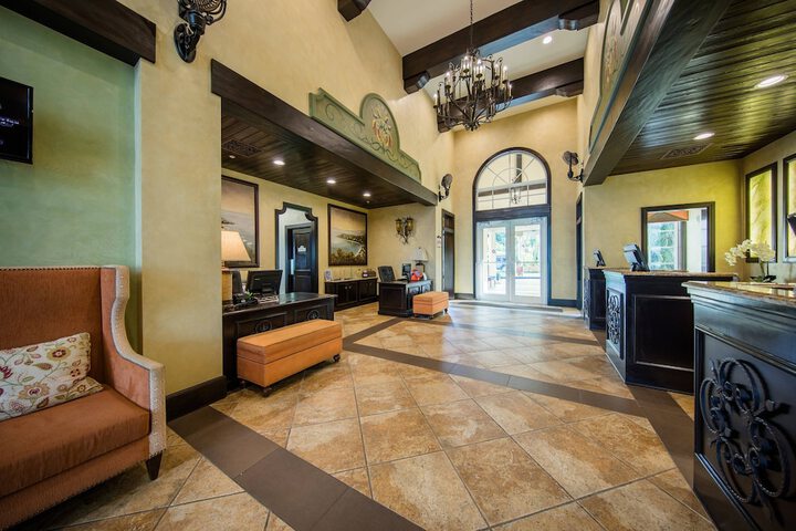 Entrance & Lobby