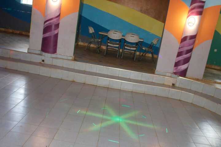 Lounge 11 of 20