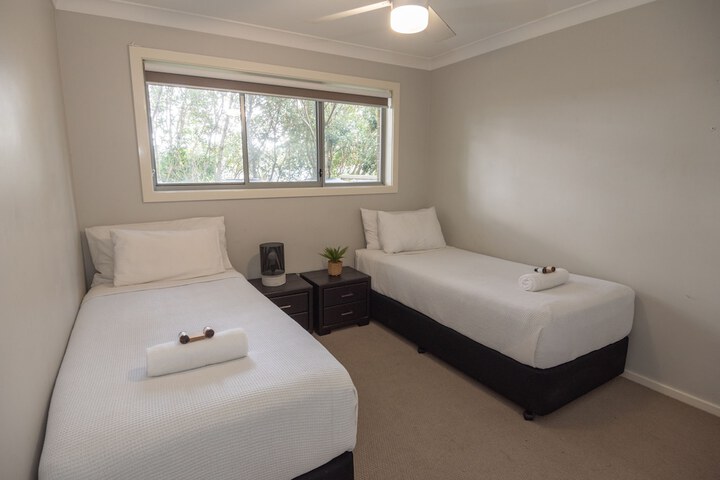 Room 6 of 32