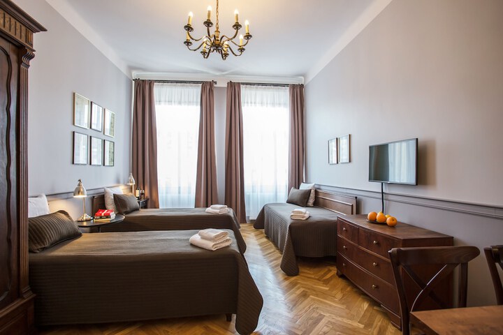 Room 3 of 97