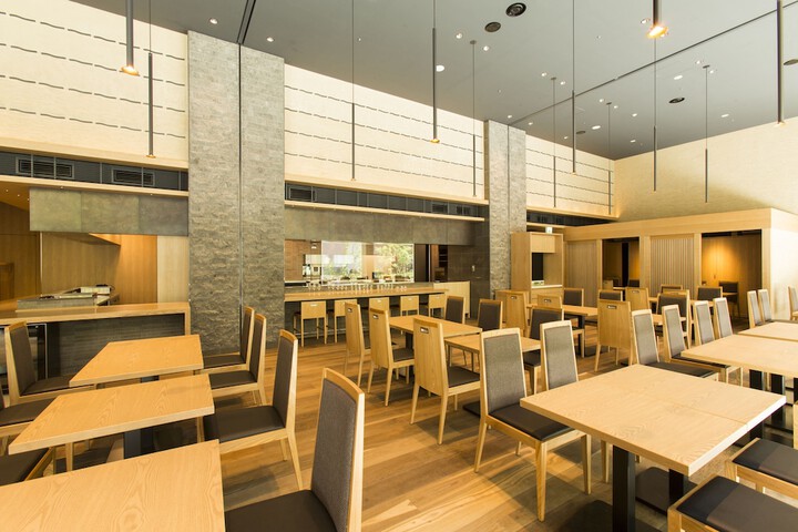 Dining 90 of 121