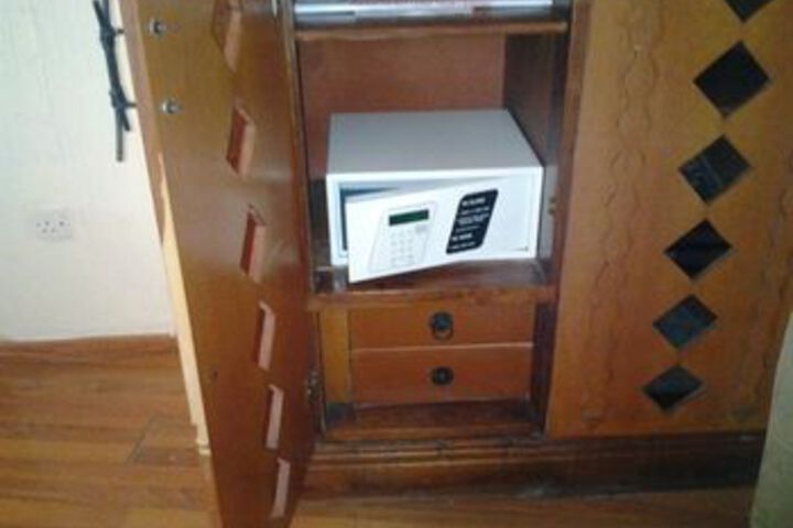 Room 14 of 27