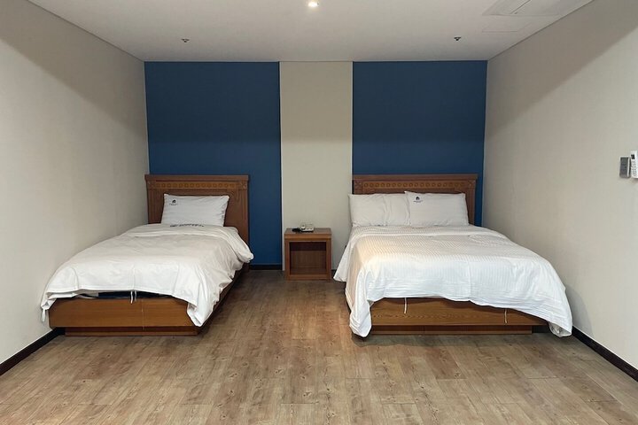 Room 25 of 73